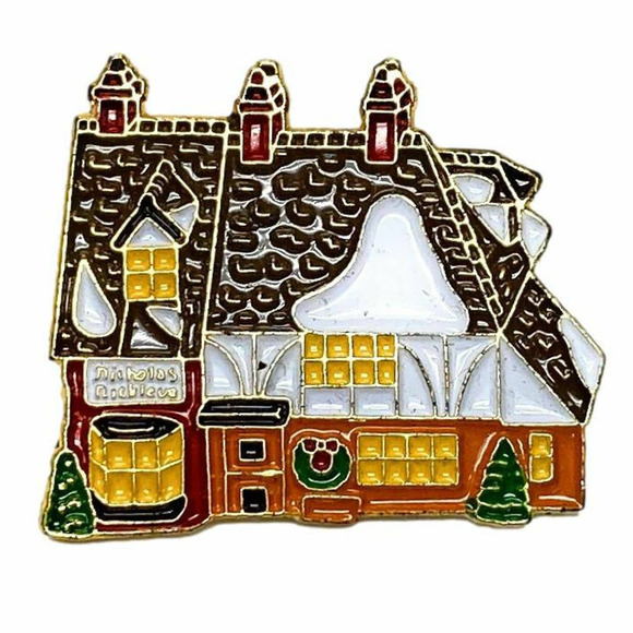 Nicholas Nickleby Dept 56 Enamel Pin Pinback 1992 Christmas Snow Village Cottage - Picture 1 of 4